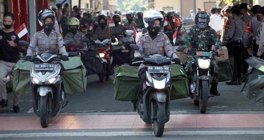 Anggota Polri dan TNI siap salurkan bantuan sosial kepada warga terdampak Covid-19 secara door to door