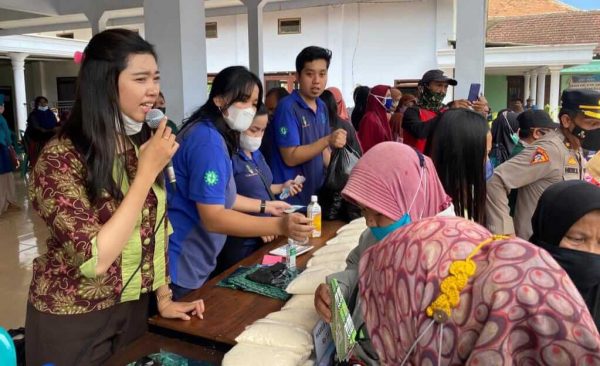 Bantu Masyarakat di Bulan Ramadan, Pabrik Gula RMI Gelontor 1 Ton Gula Pasir
