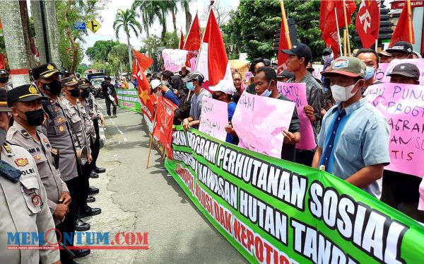 Petani Mataraman Tuntut Perhutani Blitar Laksanakan Program Perhutanan Sosial dan Reforma Agraria Tanpa KKN