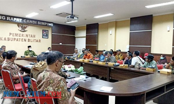 Warga Desa Tugurejo Geruduk Kantor Pemkab Blitar untuk Pertanyakan Kepastian Pembayaran Ganti Untung Lahan JLS