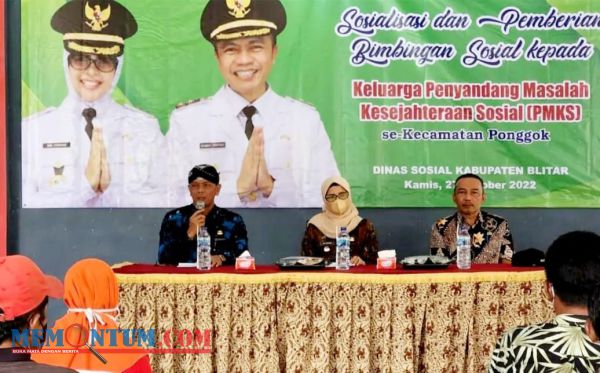 Bupati Blitar Buka Sosialisasi dan Pemberian Bimbingan Sosial untuk Keluarga PMKS