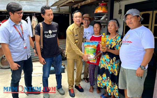 Wabup Blitar bersama Komunitas Seduluran dan Wartawan Blitar Peduli Korban Banjir