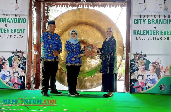 Bupati Blitar Launching Calender Event dan Logo City Branding Blitar Land Of Kings