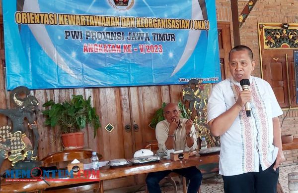 Isi OKK PWI Blitar Raya, Ketua DK PWI Jatim Ingatkan Pentingnya Cover Both Side dalam Karya Jurnalistik