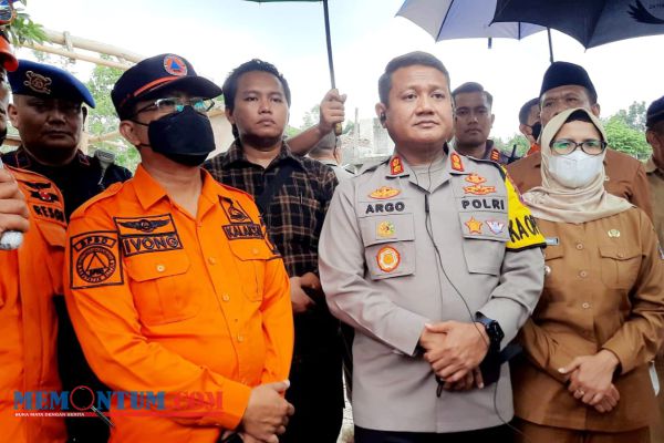 Puntung Rokok dan Tiga Panci Berisi Bahan Peledak Diduga Pemicu Ledakan Dahsyat Blitar