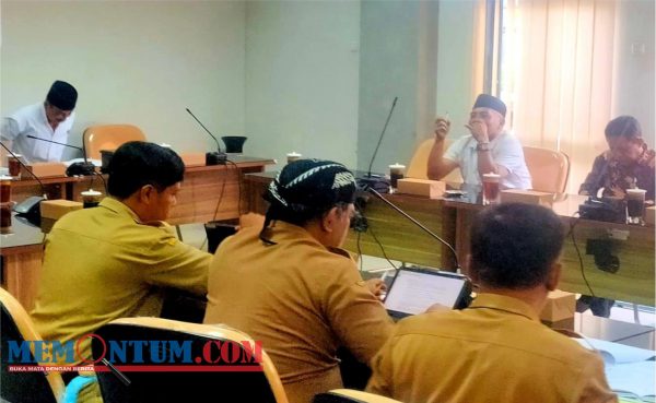 Komisi II DPRD Kabupaten Blitar Raker bersama Mitra Kerja Bahas PAD Kolam Renang Penataran